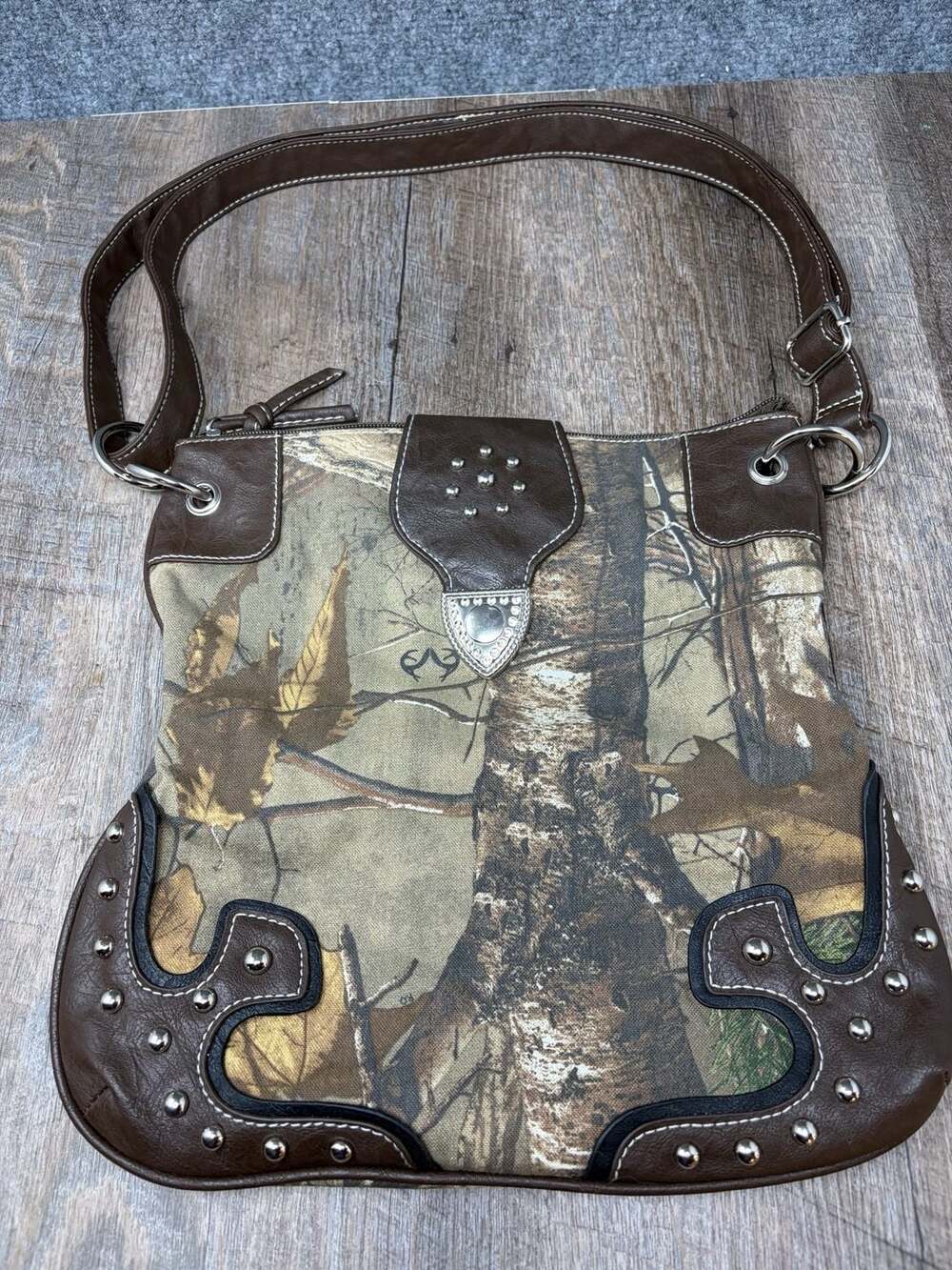 Realtree Womens Camo Fashion Crossbody Western Style Purse Handbag rhinestones
